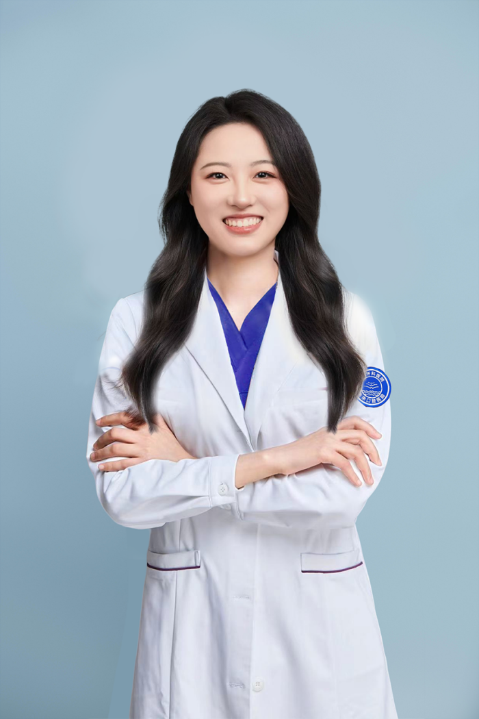 综合科医生李凯玉形象照
